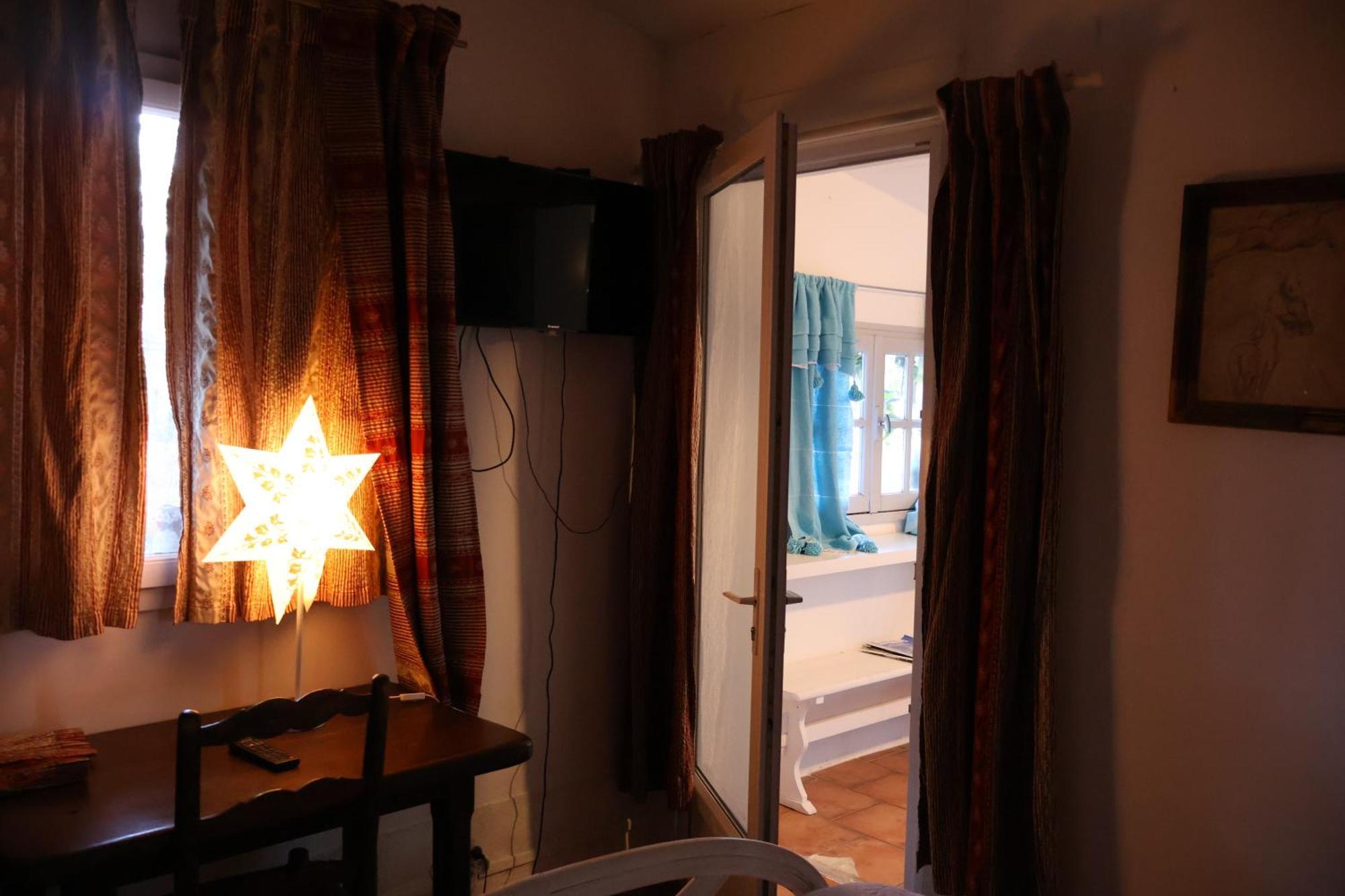 Gites Chambres D'Hotes Mazet Du Marechal Ferrant Сен Мари де ла Мер Екстериор снимка