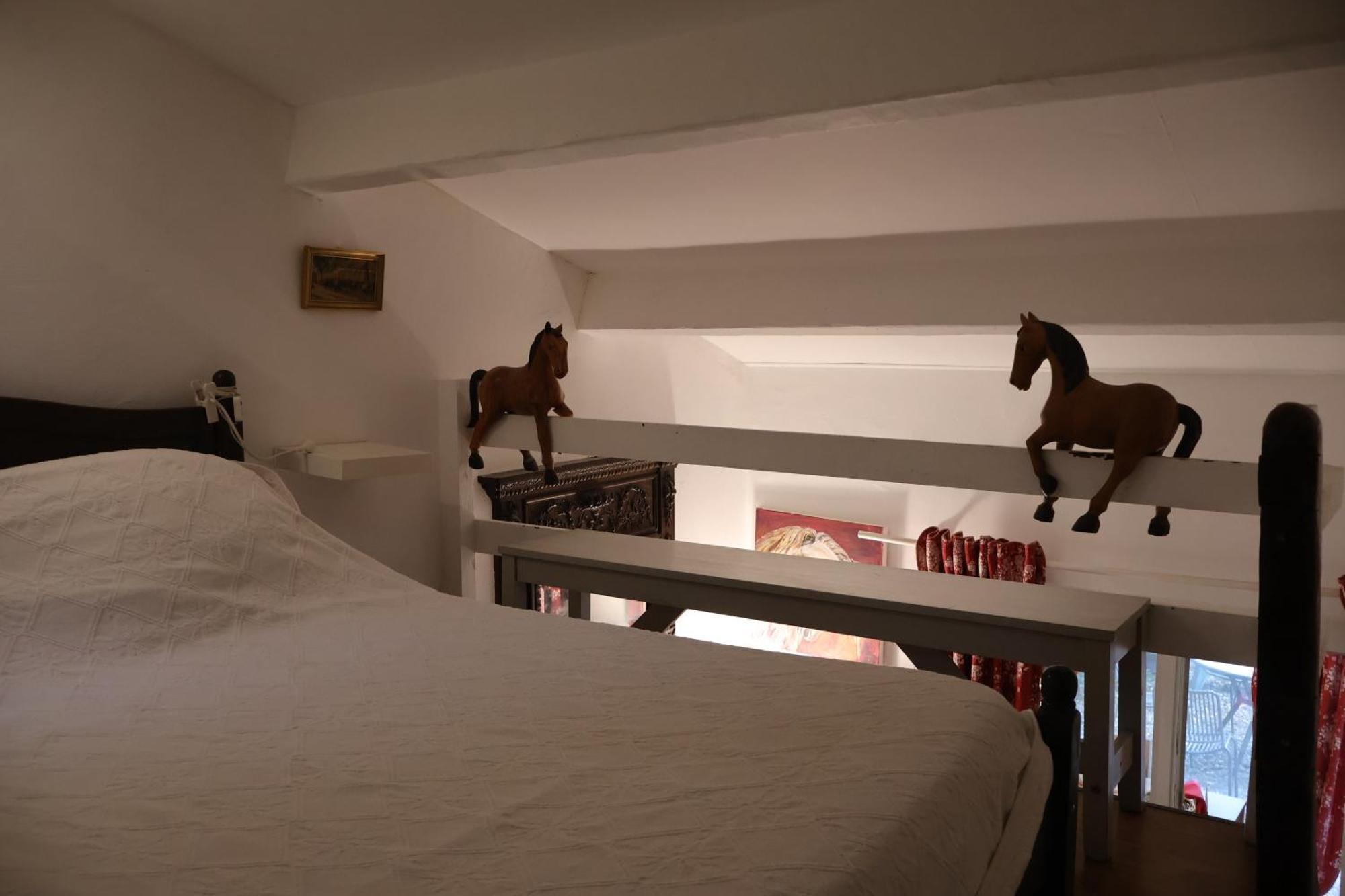 Gites Chambres D'Hotes Mazet Du Marechal Ferrant Сен Мари де ла Мер Екстериор снимка